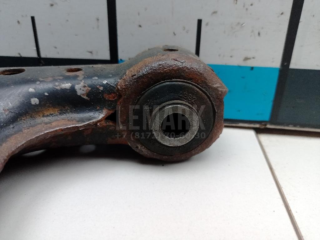 Рычаг передний