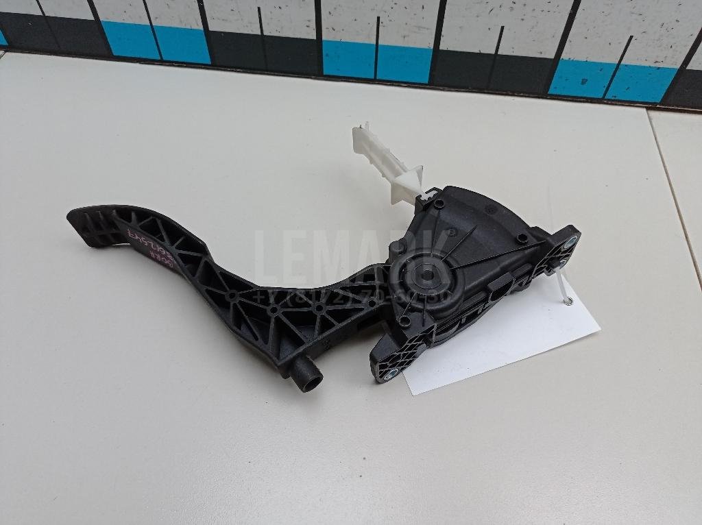 Педаль газа