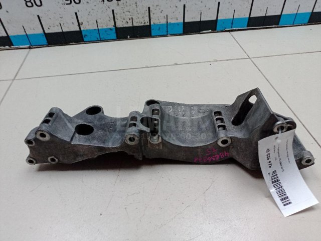 Кронштейн генератора