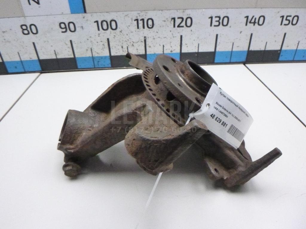 Кулак поворотный передний левый