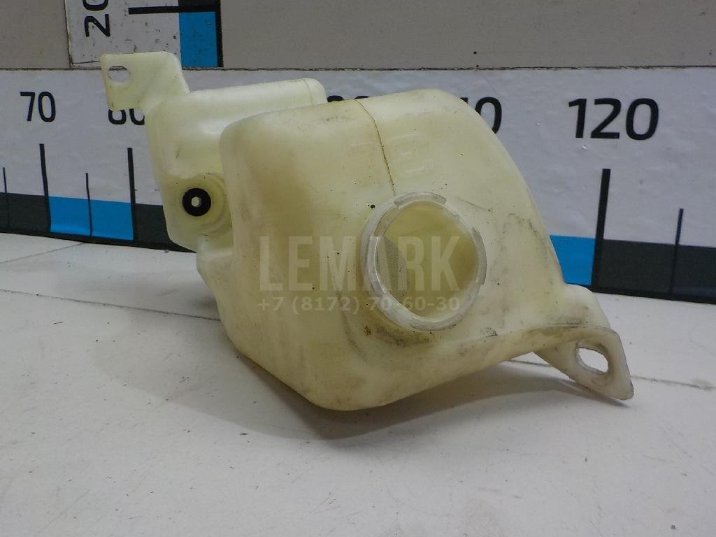 Бачок омывателя лобового стекла