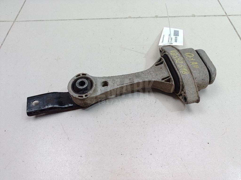 Опора двигателя задняя