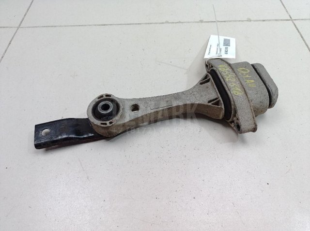 Опора двигателя задняя