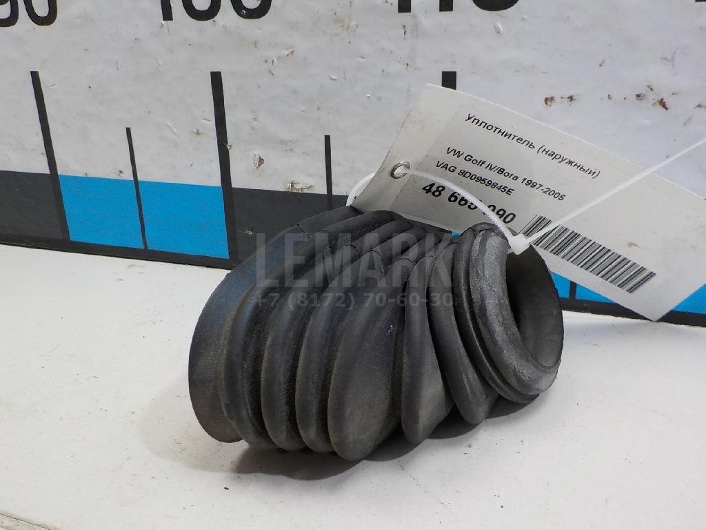 Уплотнитель (наружный) для  Audi A3 [8V] 2013-2020