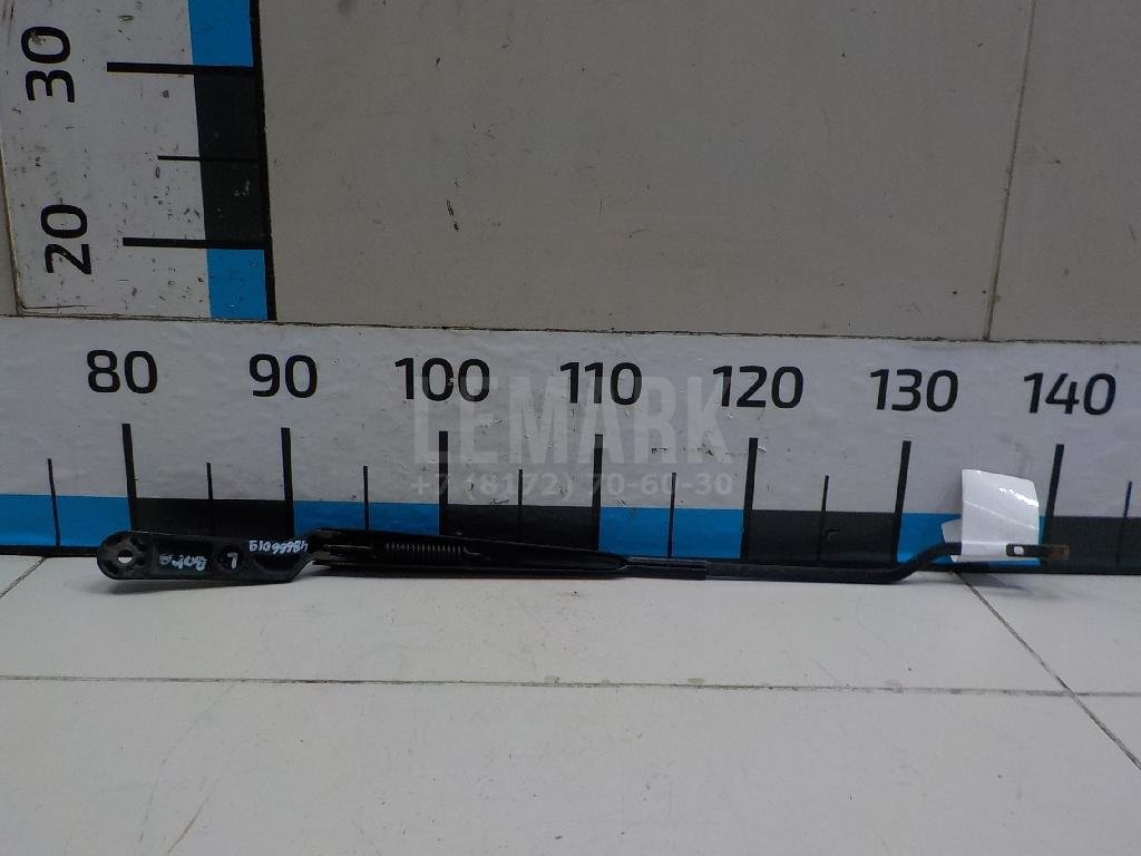 Поводок стеклоочистителя передний левый