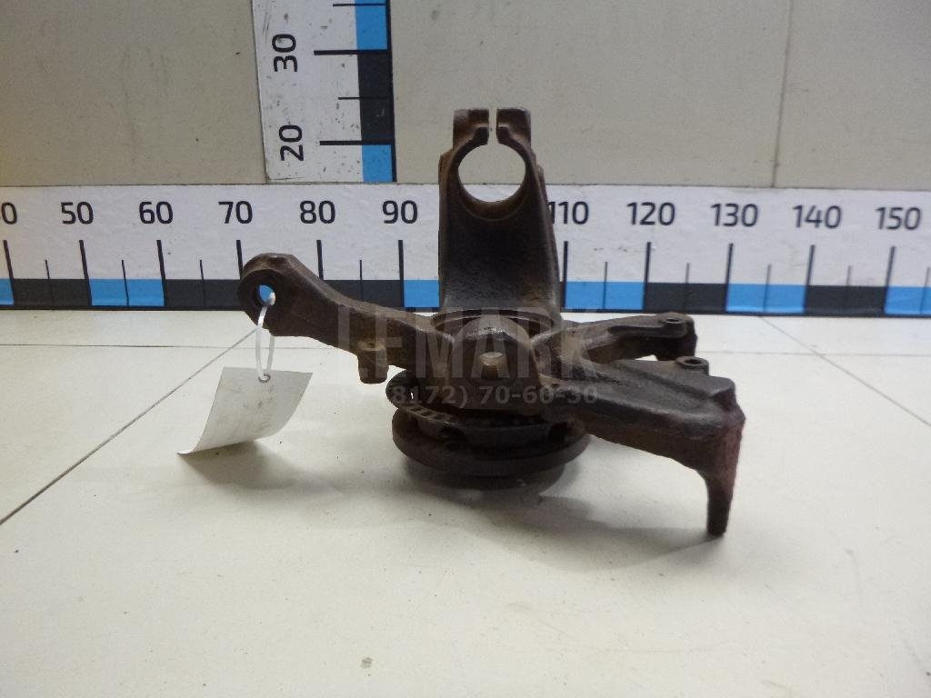 Кулак поворотный передний левый