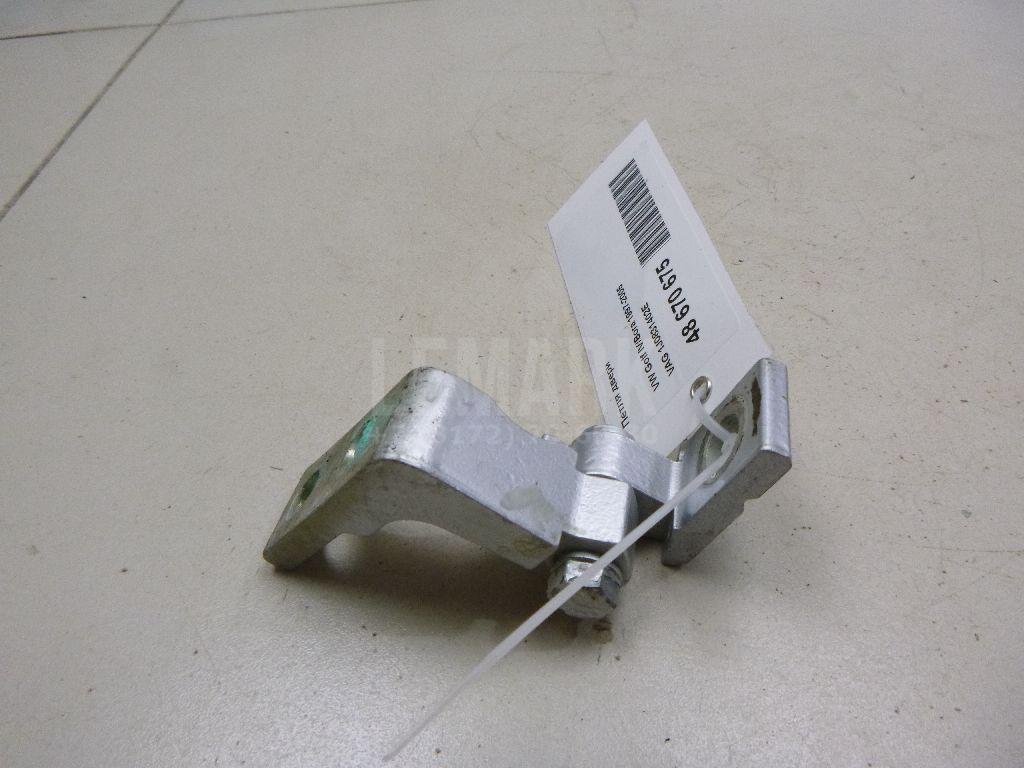 Петля двери