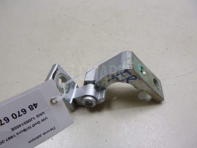 Петля двери