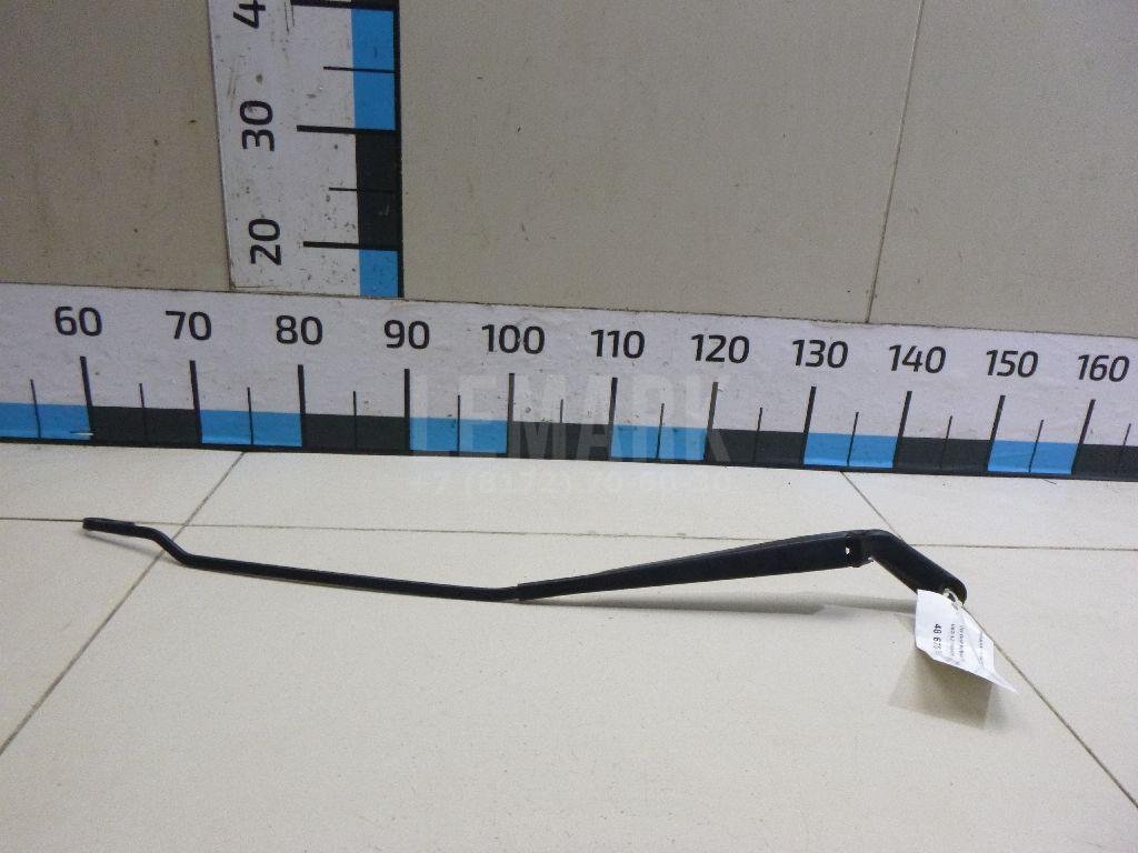 Поводок стеклоочистителя передний правый