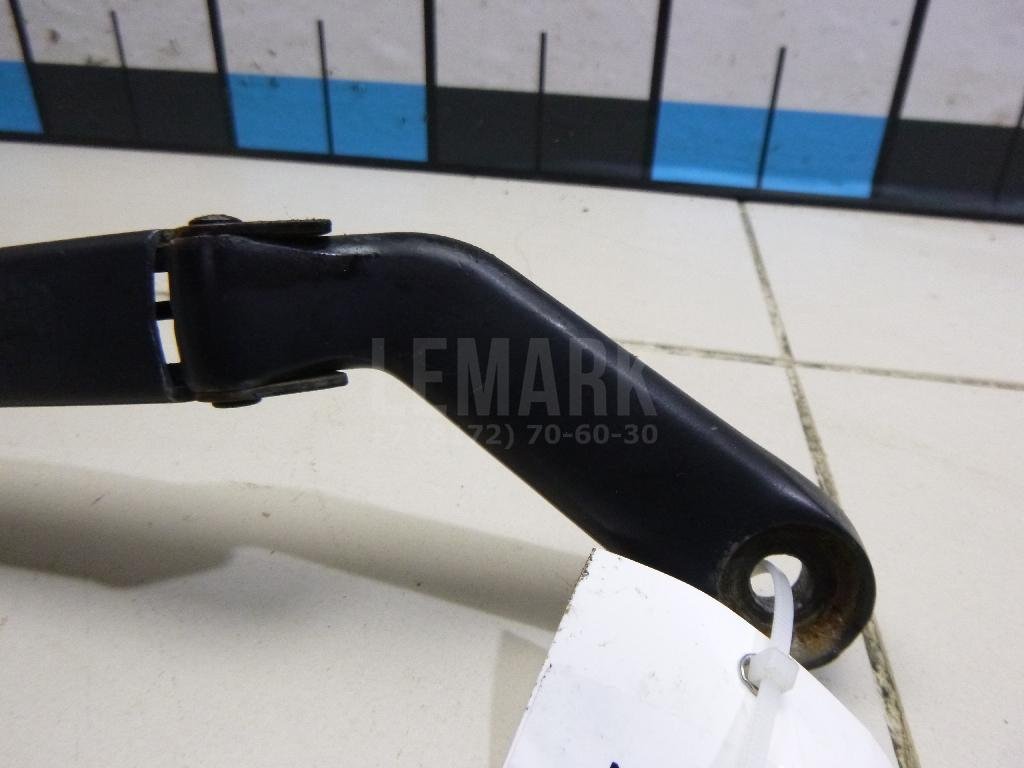 Поводок стеклоочистителя передний правый