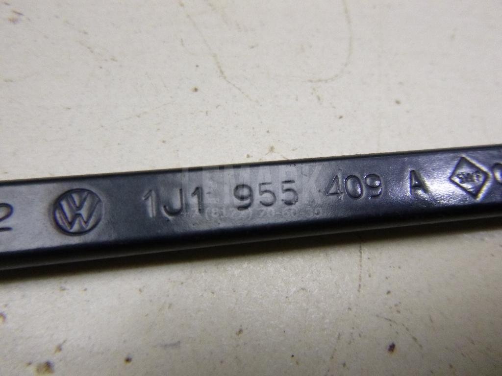 Поводок стеклоочистителя передний левый