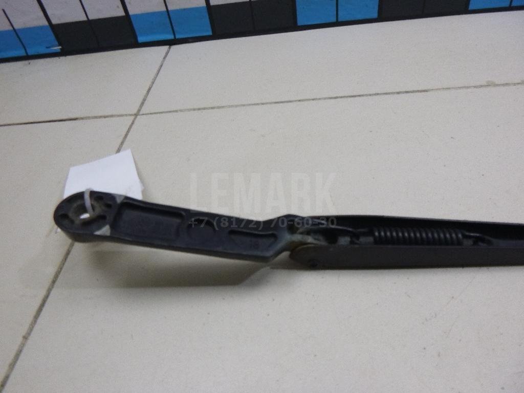 Поводок стеклоочистителя передний левый