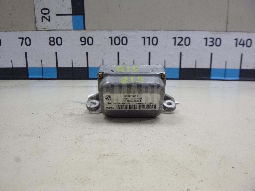 Датчик ускорения