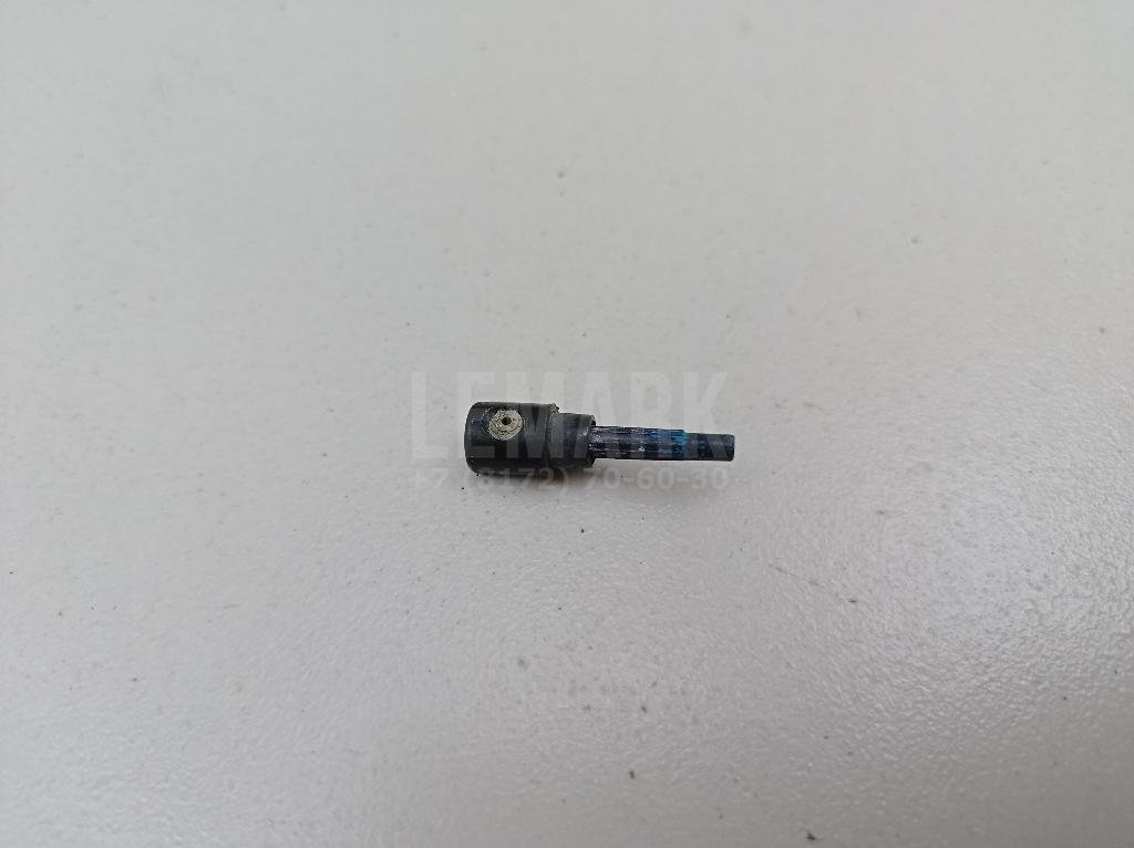 Форсунка омывателя зад стекла