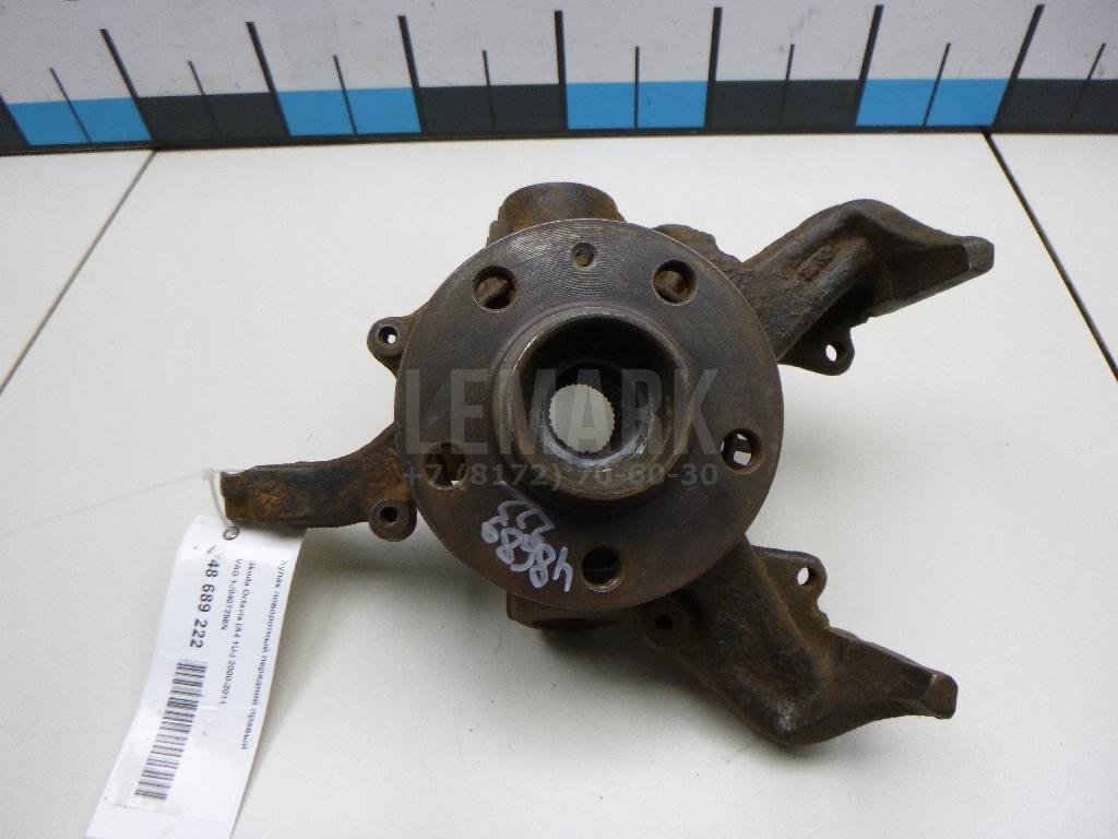 Кулак поворотный передний правый