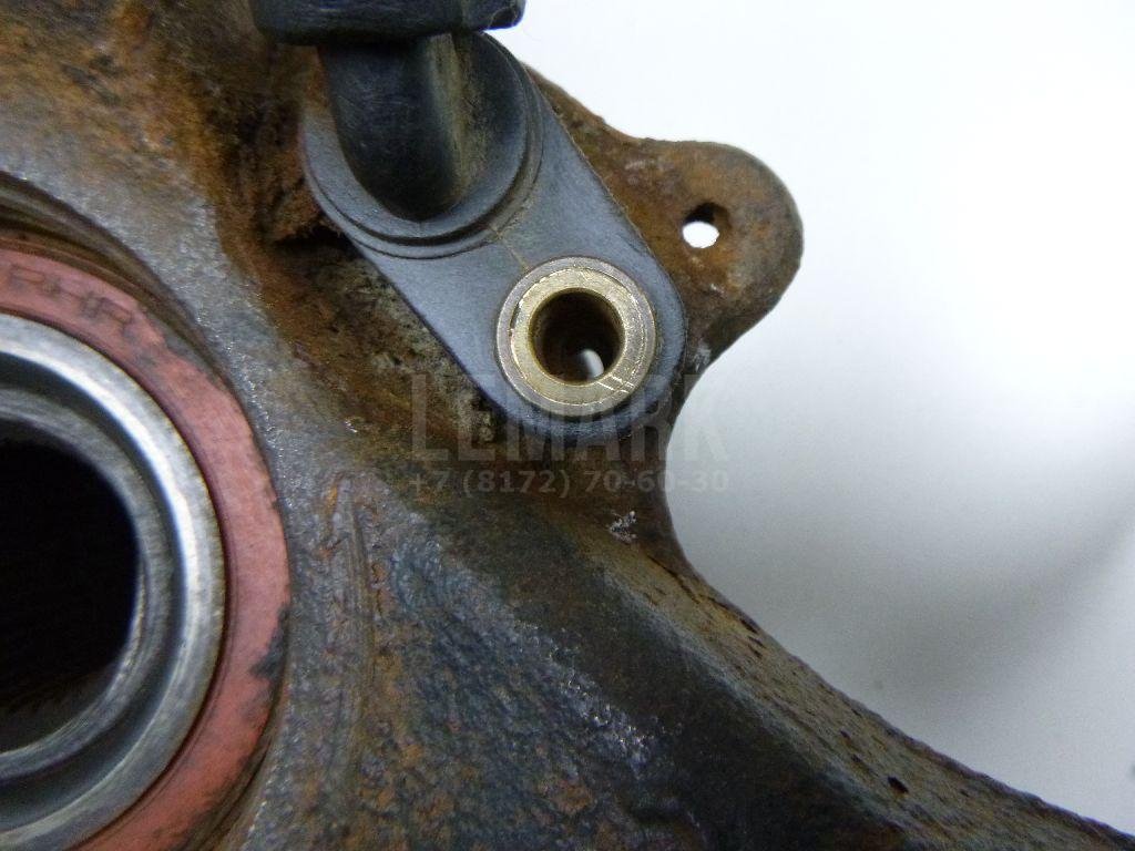 Кулак поворотный передний правый