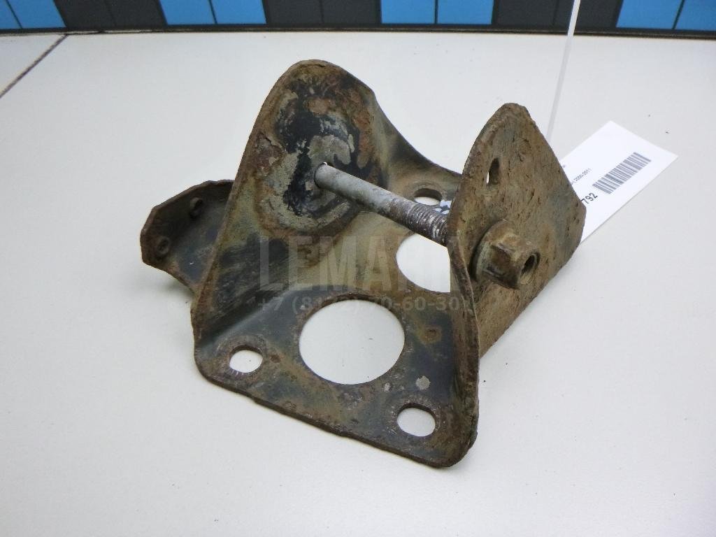 Кронштейн задней балки