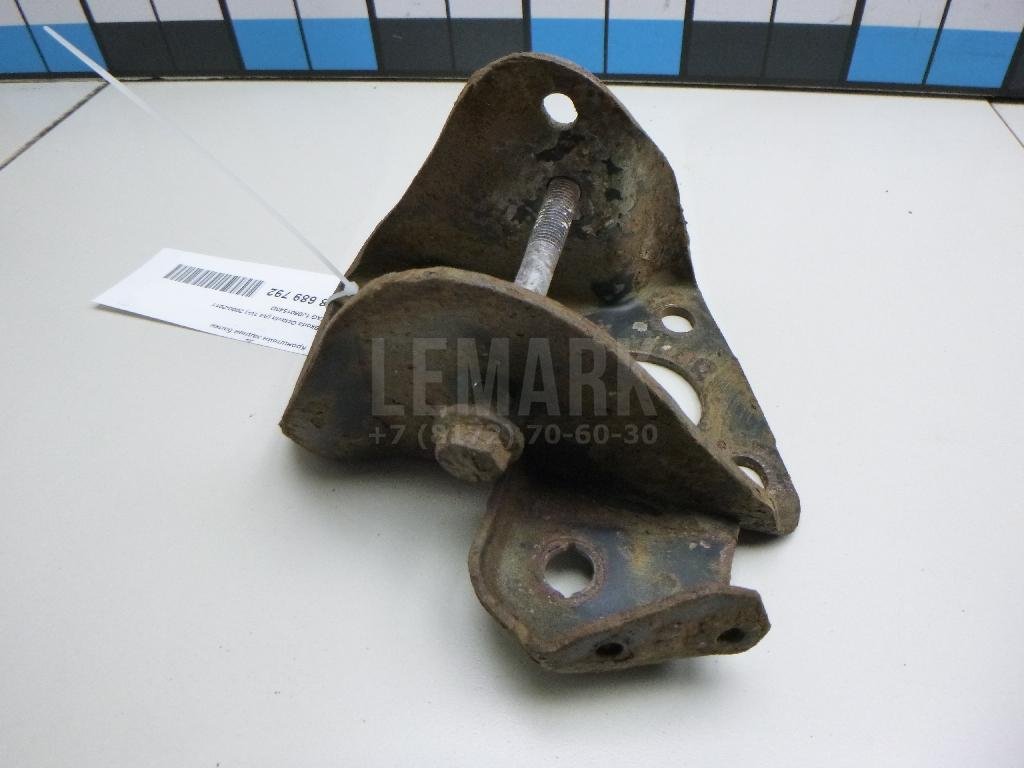 Кронштейн задней балки