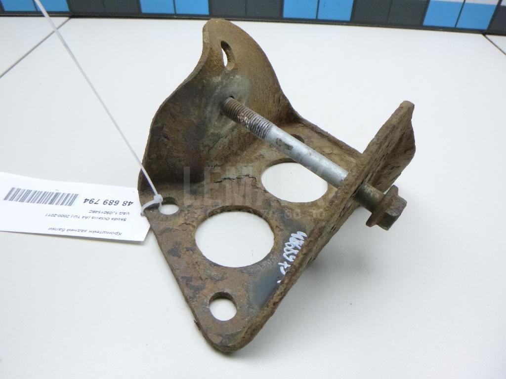 Кронштейн задней балки