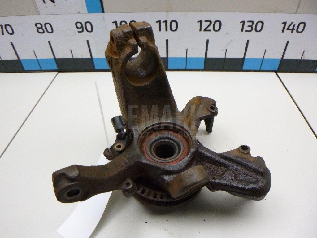 Кулак поворотный передний левый