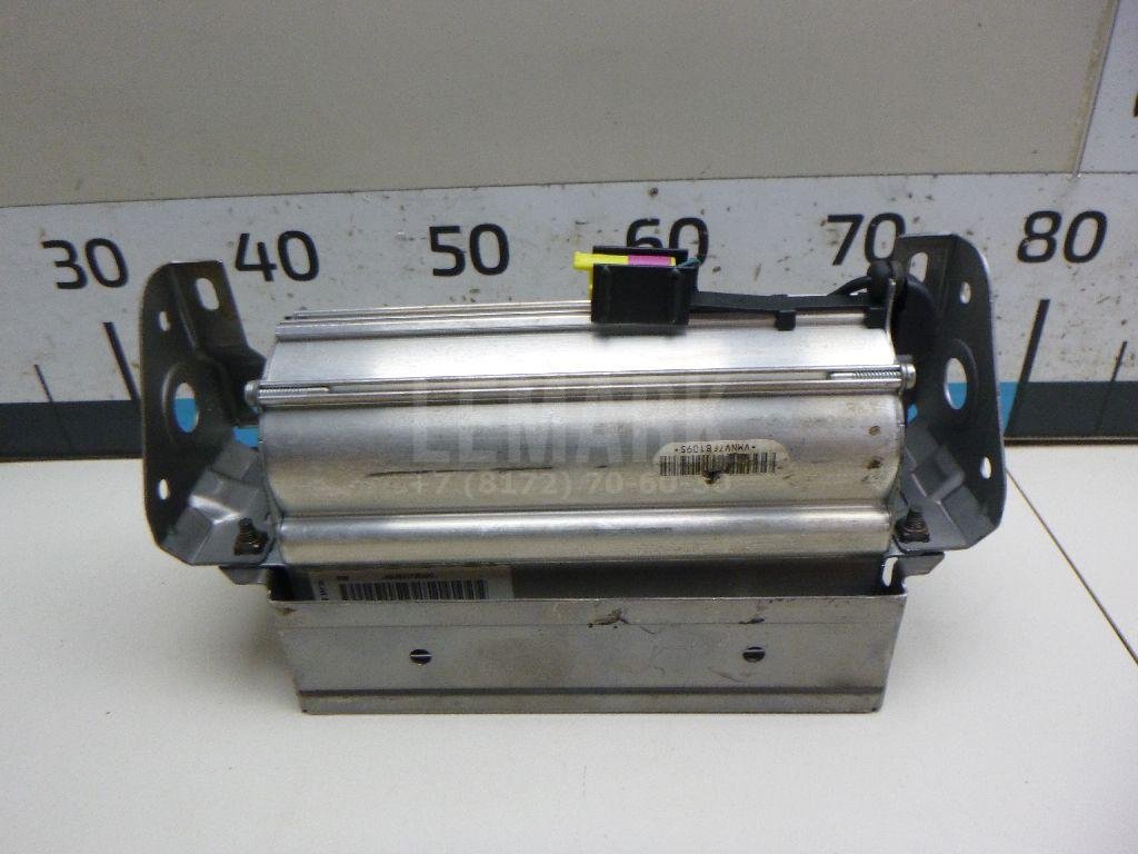 Подушка безопасности пассажирская (в торпедо)