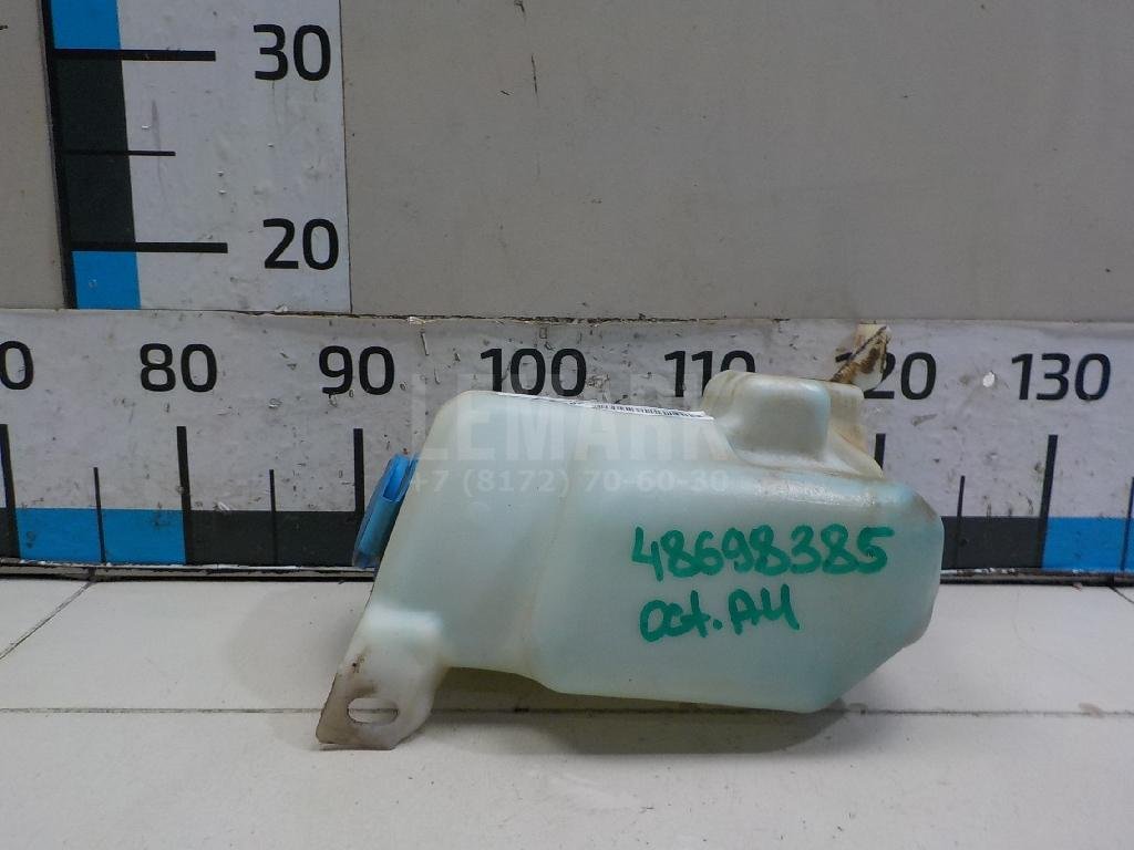 Бачок омывателя лобового стекла