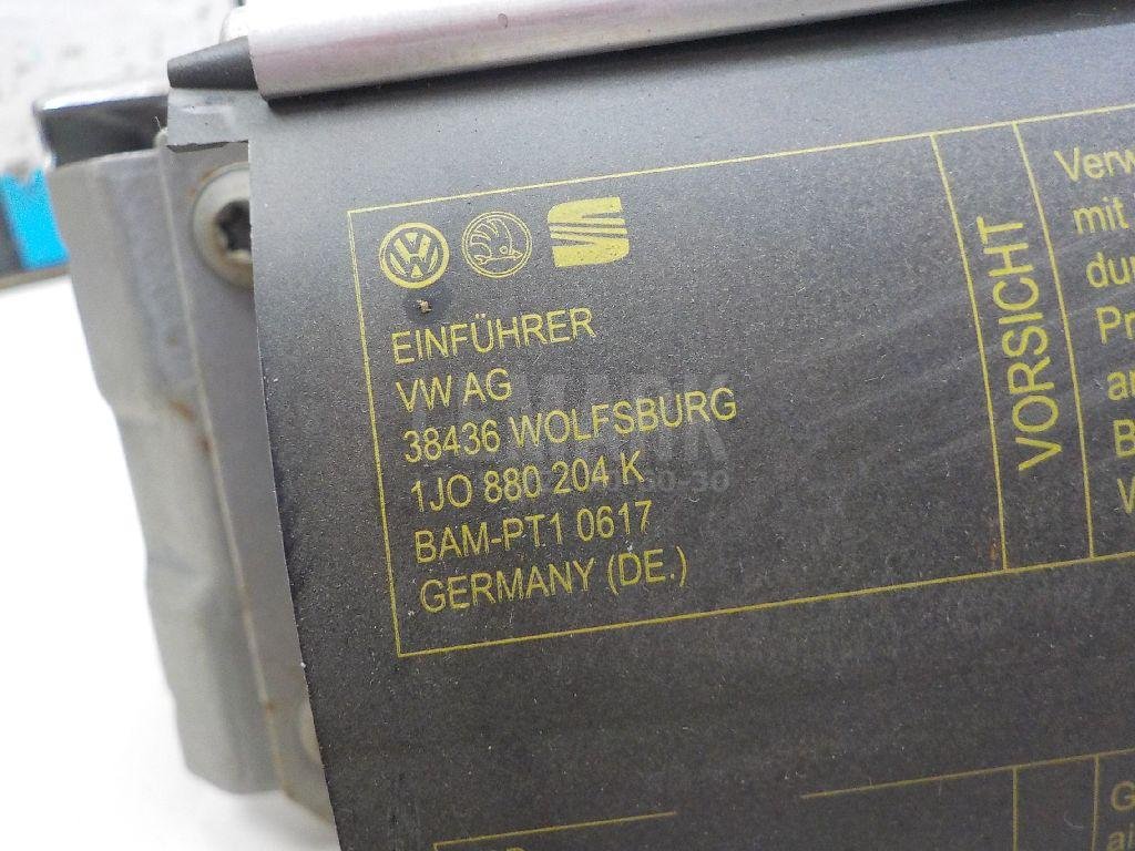 Подушка безопасности пассажирская (в торпедо)