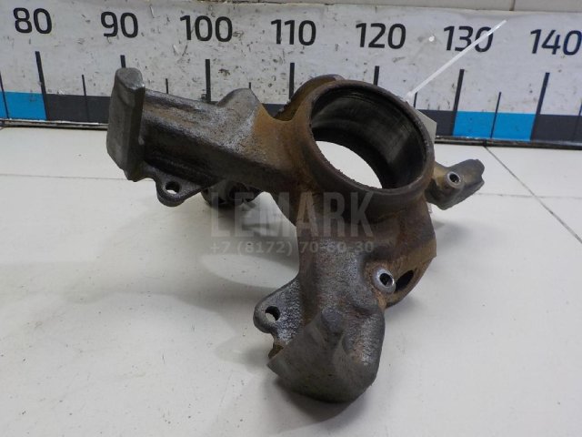 Кулак поворотный передний левый