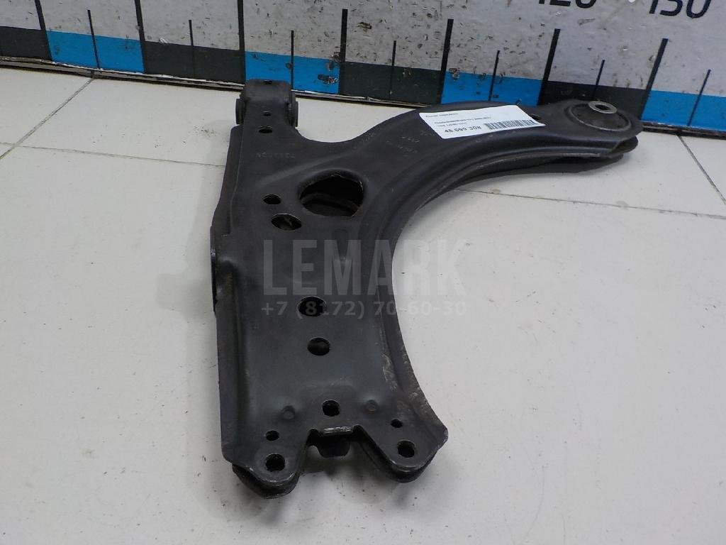 Рычаг передний