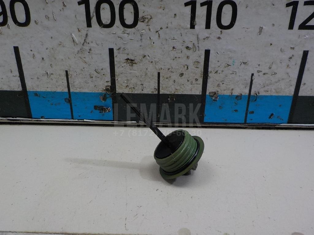 Крышка бачка гидроусилителя