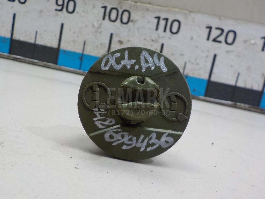 Крышка бачка гидроусилителя