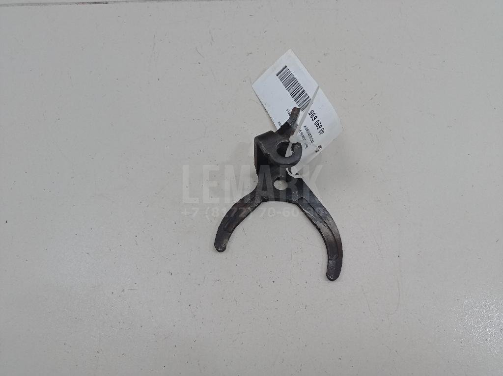 Вилка включения передачи