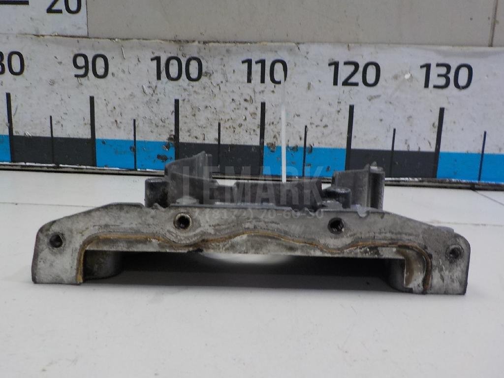 Крышка двигателя передняя