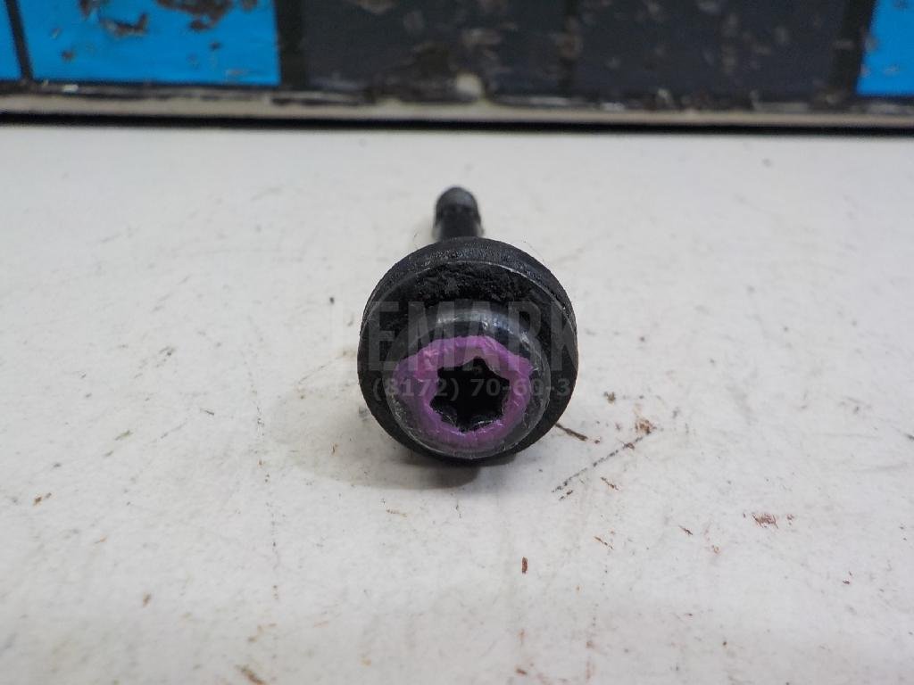 Болт клапанной крышки