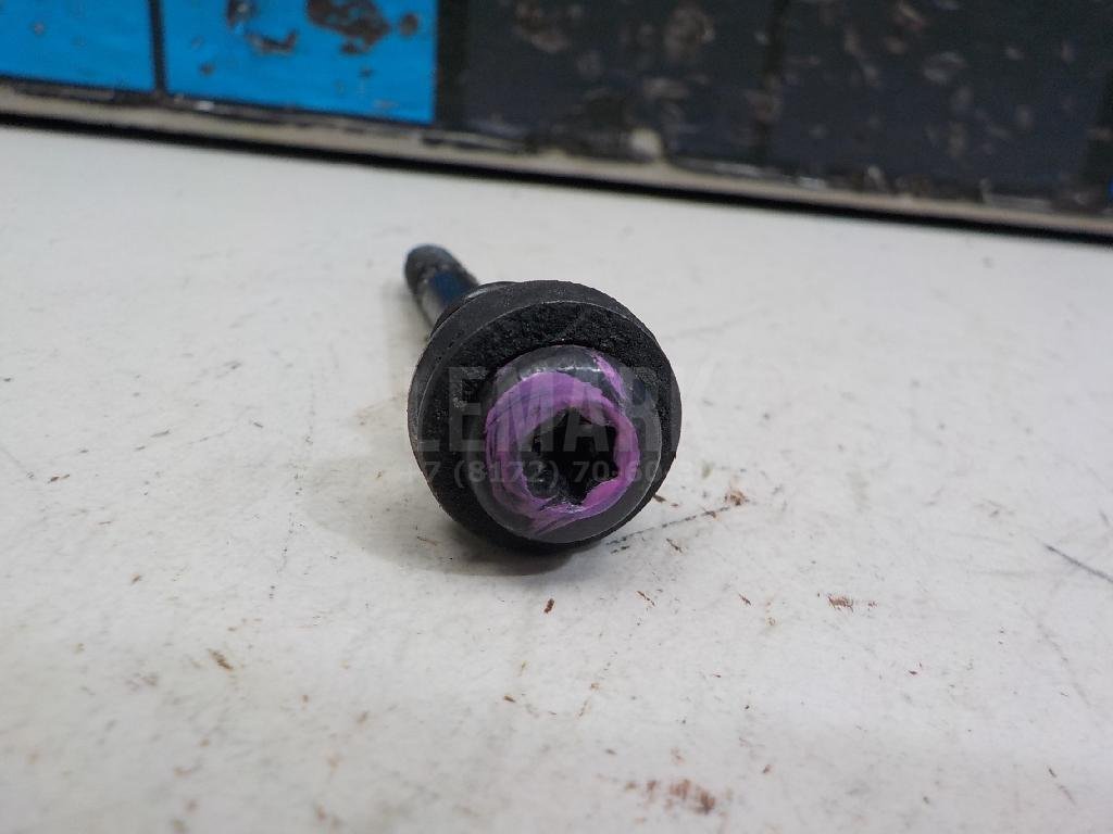 Болт клапанной крышки