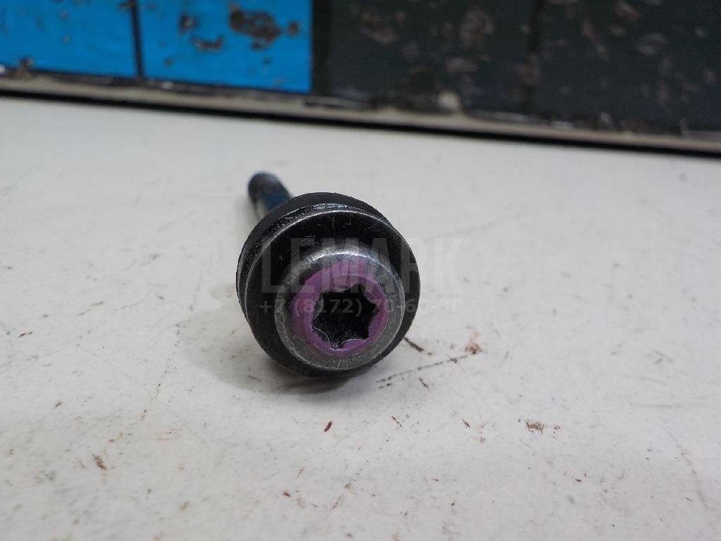 Болт клапанной крышки