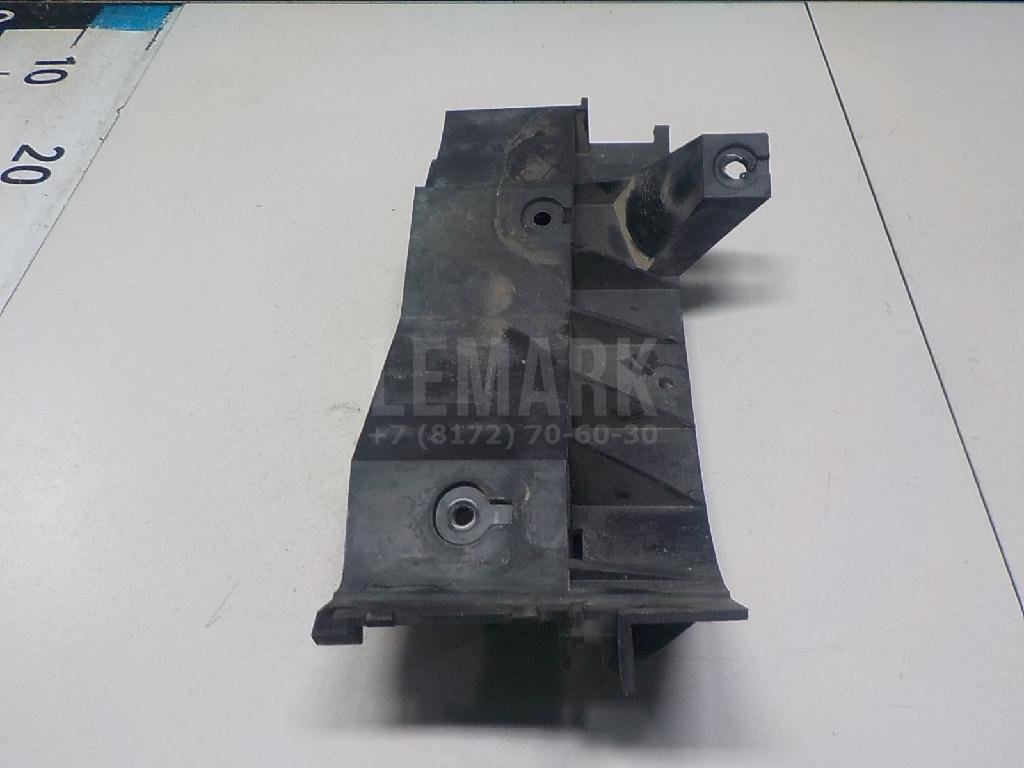 Направляющая заднего бампера правая