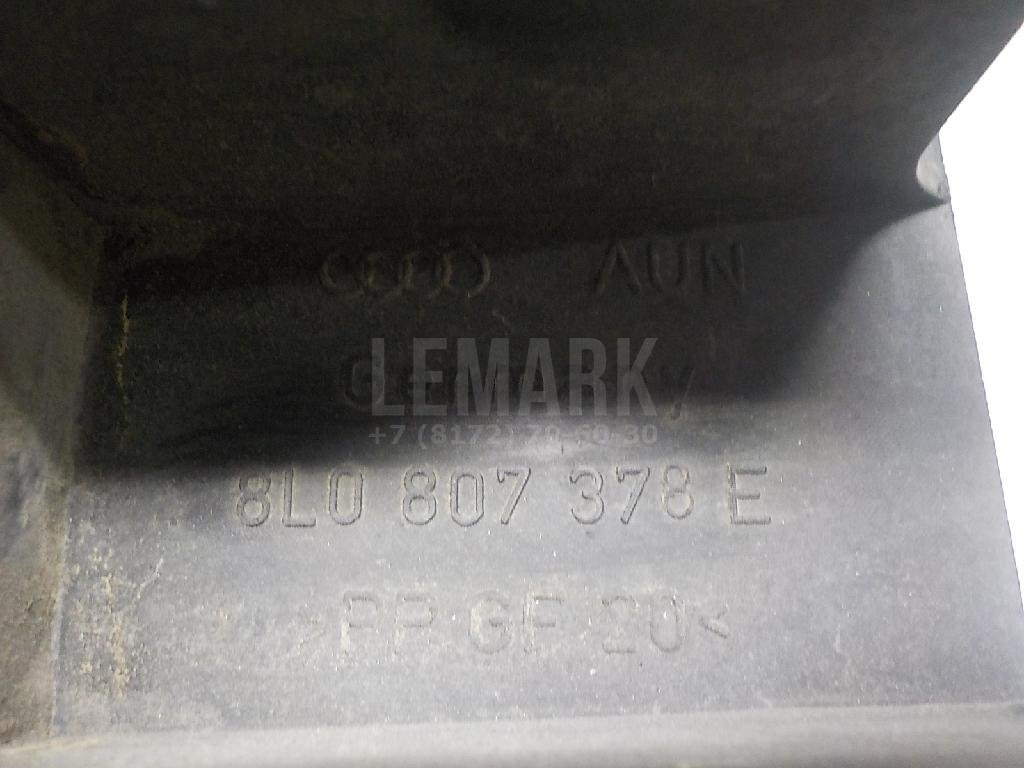 Направляющая заднего бампера правая