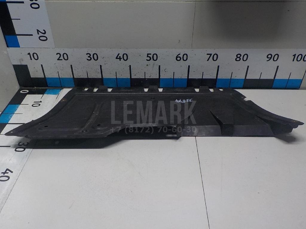 Направляющая заднего бампера правая