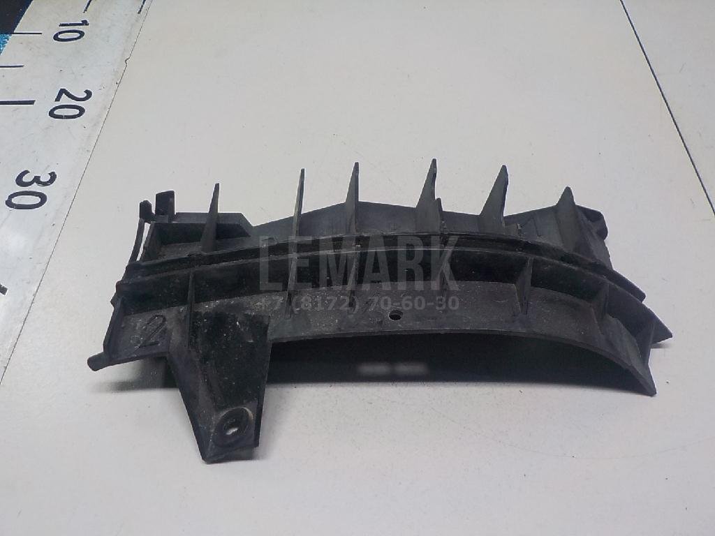 Направляющая заднего бампера правая