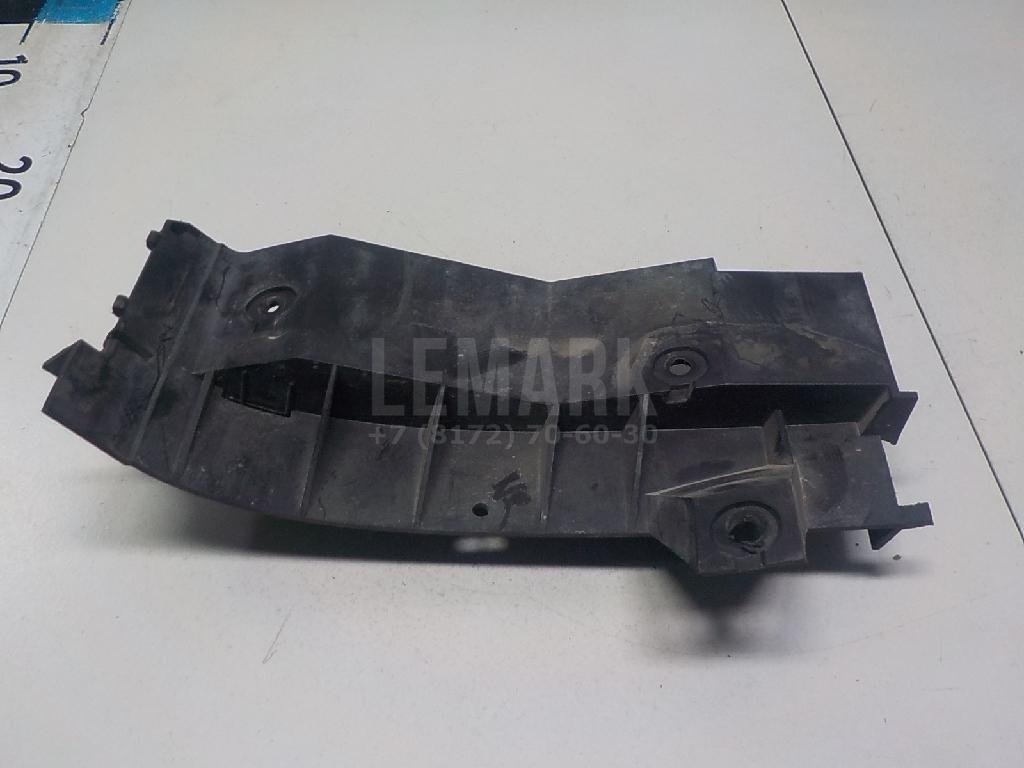 Направляющая заднего бампера правая