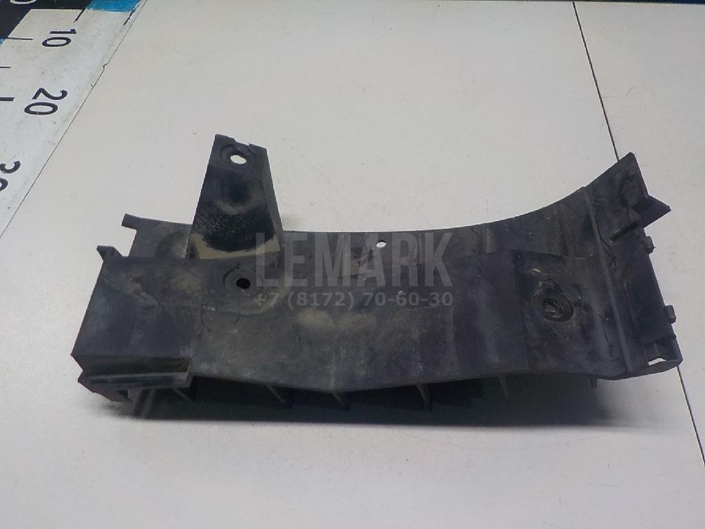 Направляющая заднего бампера правая