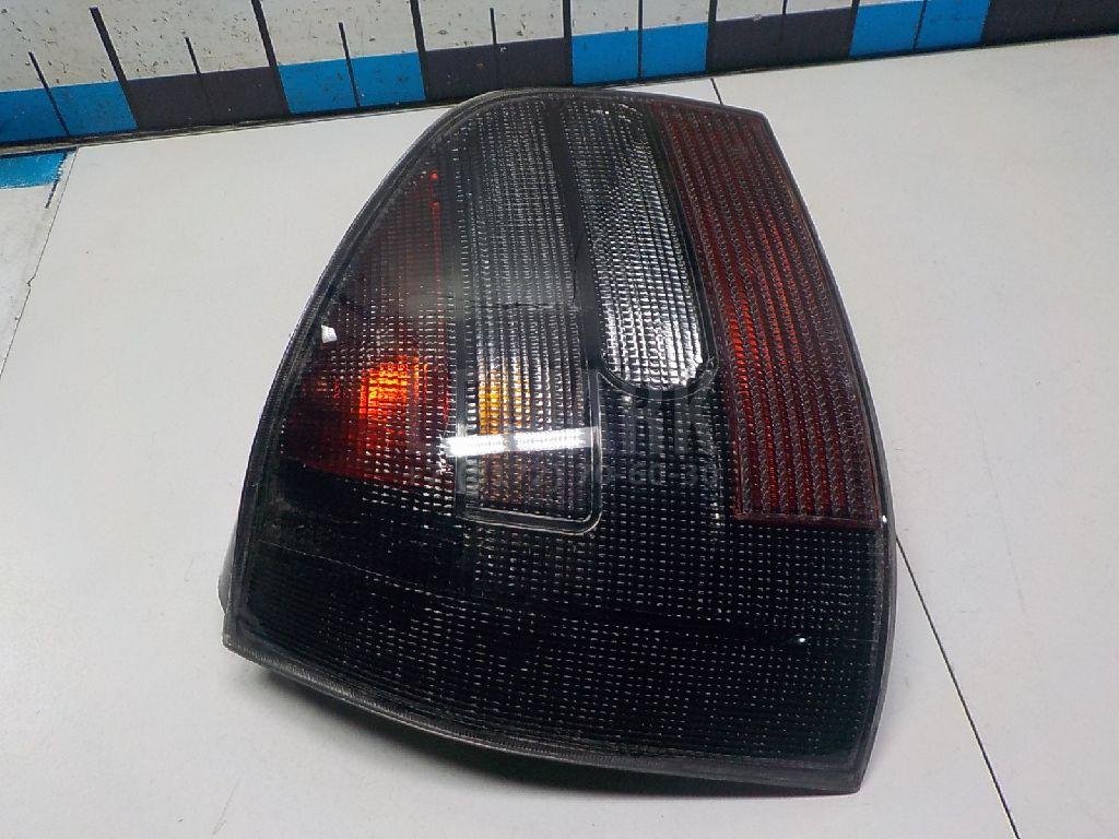 Фонарь задний левый для  Audi A1 (8X) 2010-2018