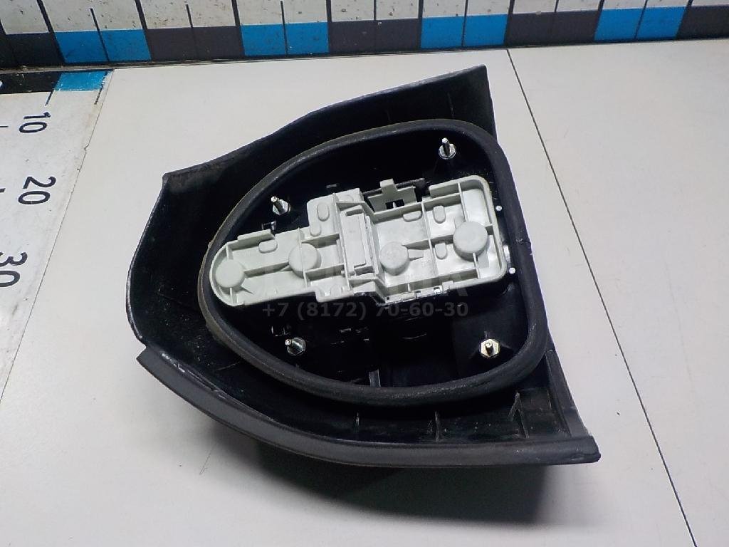 Фонарь задний правый