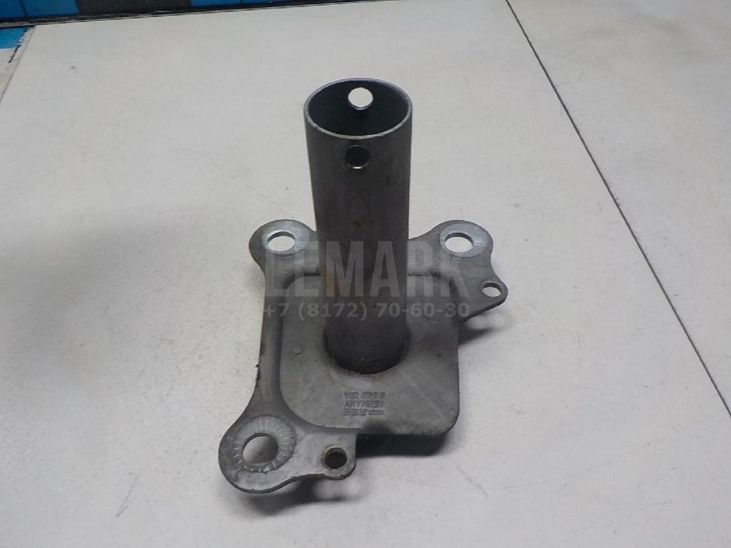 Кронштейн усилителя переднего бампера левый