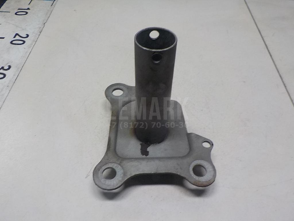 Кронштейн усилителя переднего бампера правый