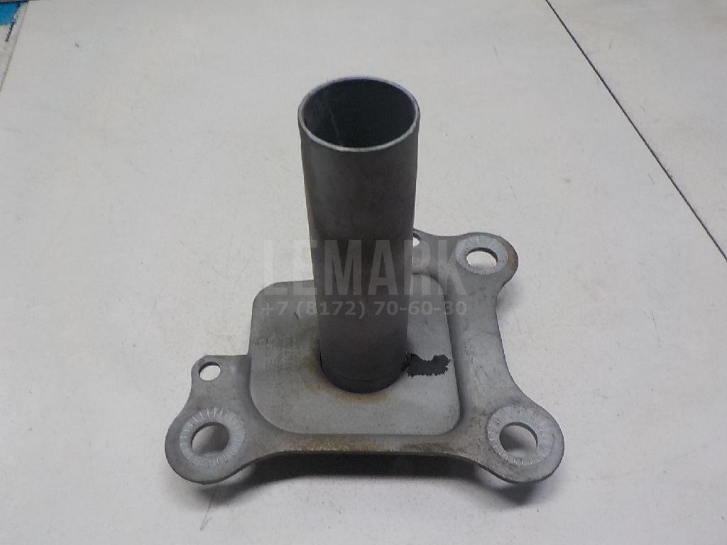 Кронштейн усилителя переднего бампера правый
