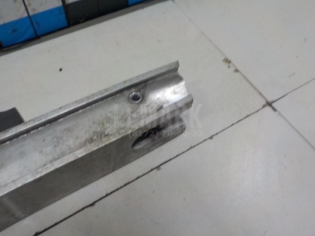 Усилитель переднего бампера