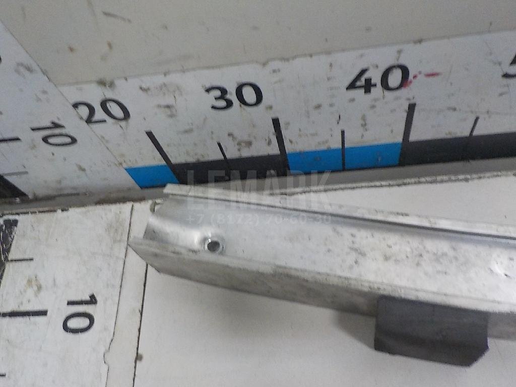 Усилитель переднего бампера