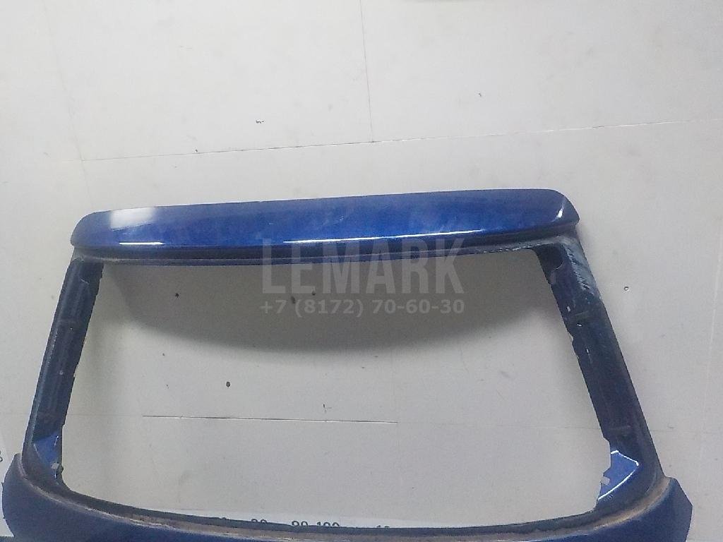 Дверь багажника